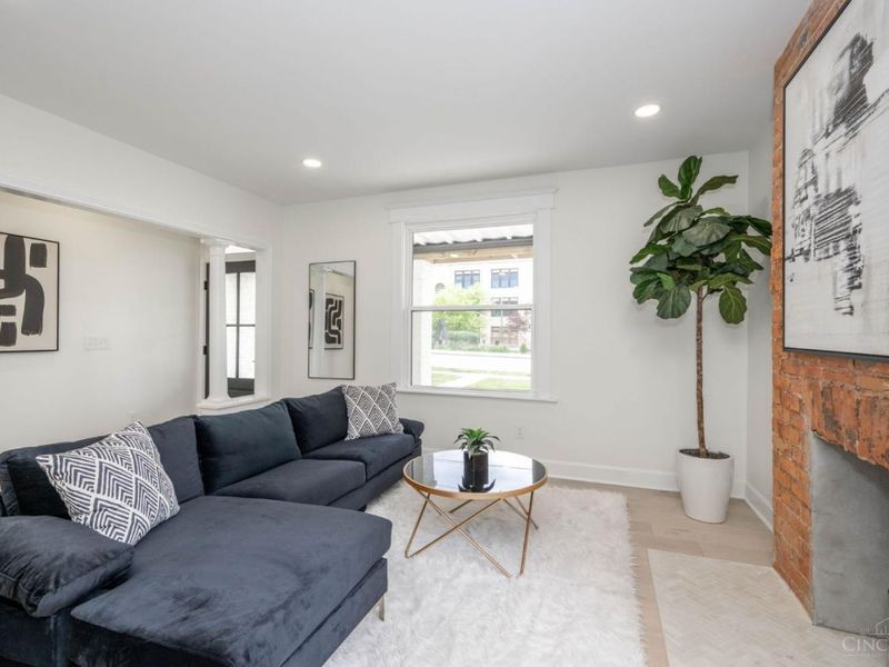 817 Hawthorne Avenue, Unit A, Cincinnati, OH 45205 Photo 7