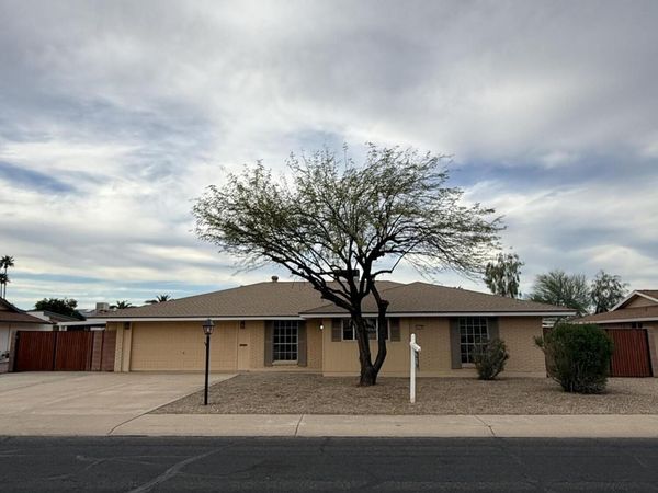 10332 W WININGER Circle, Sun City, AZ 85351