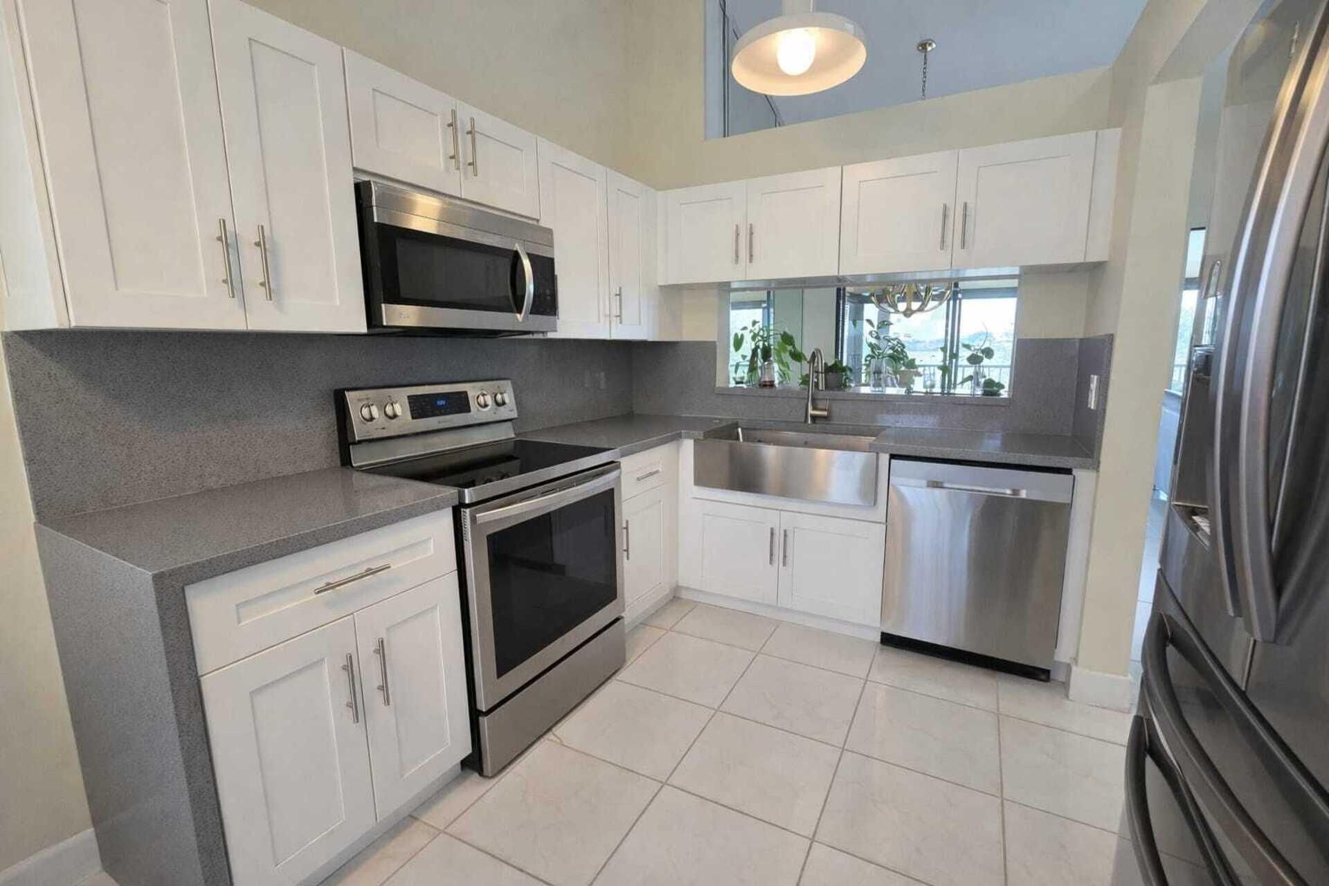 10870 Lakemore Lane, Unit 201, Boca Raton, FL 33498 Photo
