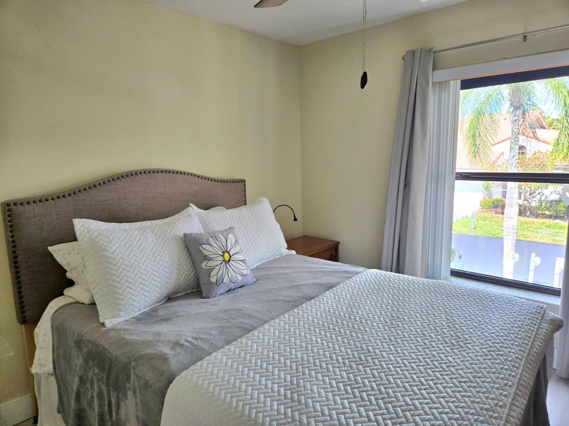 10870 Lakemore Lane, Unit 201, Boca Raton, FL 33498 Photo