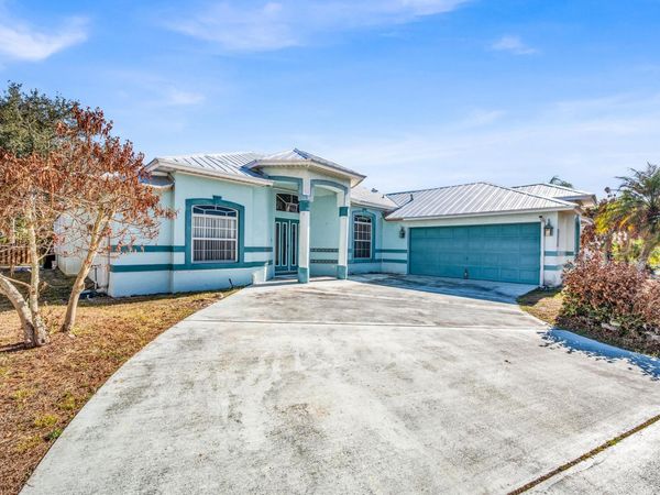 3407 SE Hart Circle, Port St. Lucie, FL 34984