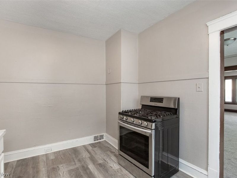 10724 Sprague Avenue, Cleveland, OH 44108 Photo 10