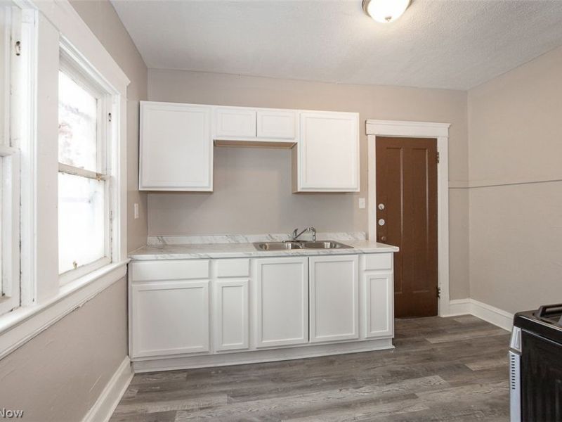 10724 Sprague Avenue, Cleveland, OH 44108 Photo 9