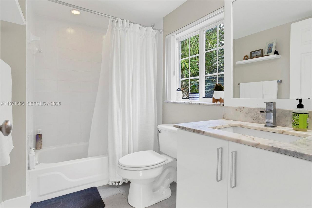 2009 SE 10th Ave , Unit 322, Fort Lauderdale, FL 33316 Photo