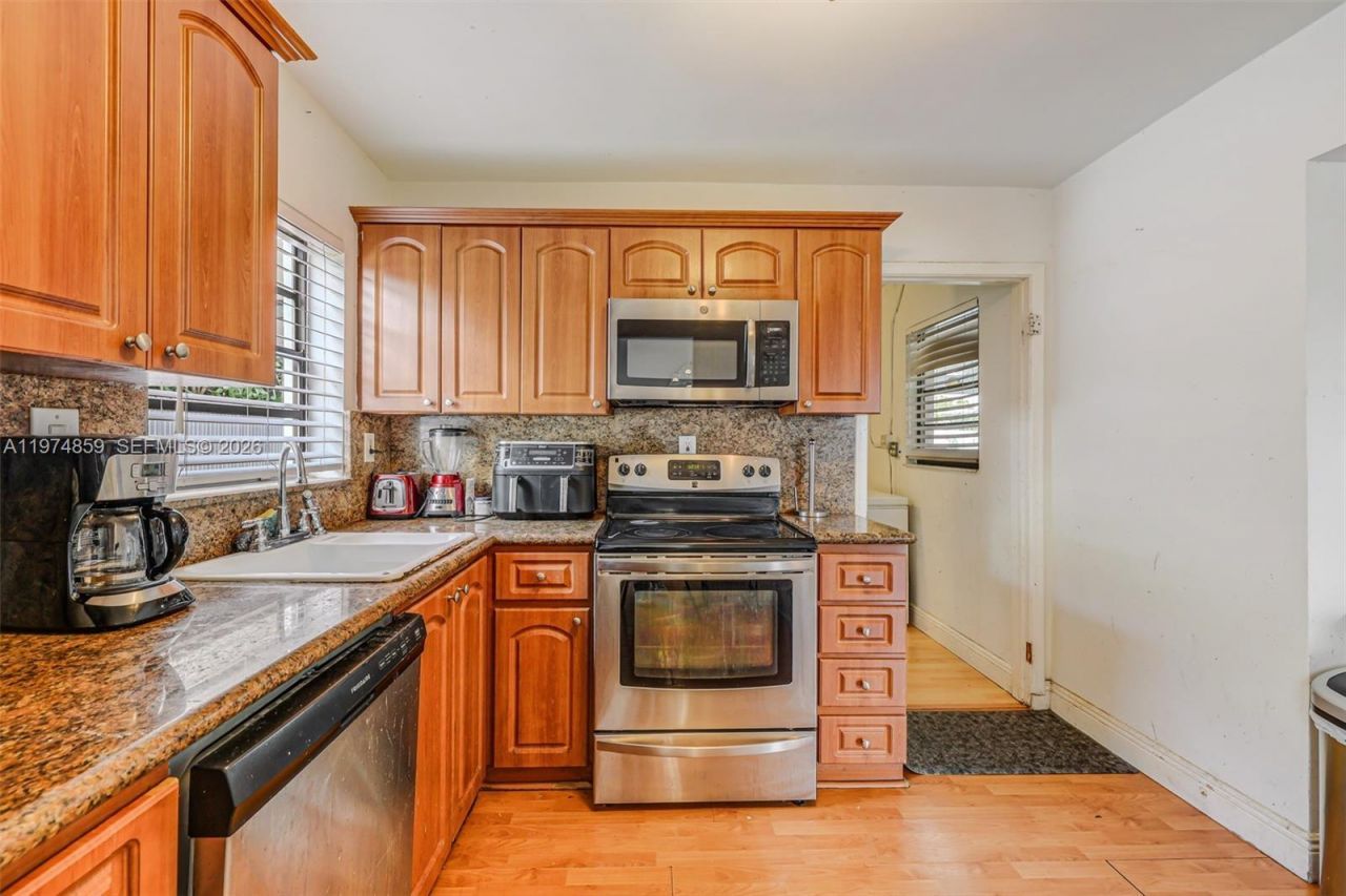 11751 SW 30th St , Miami, FL 33175 Photo