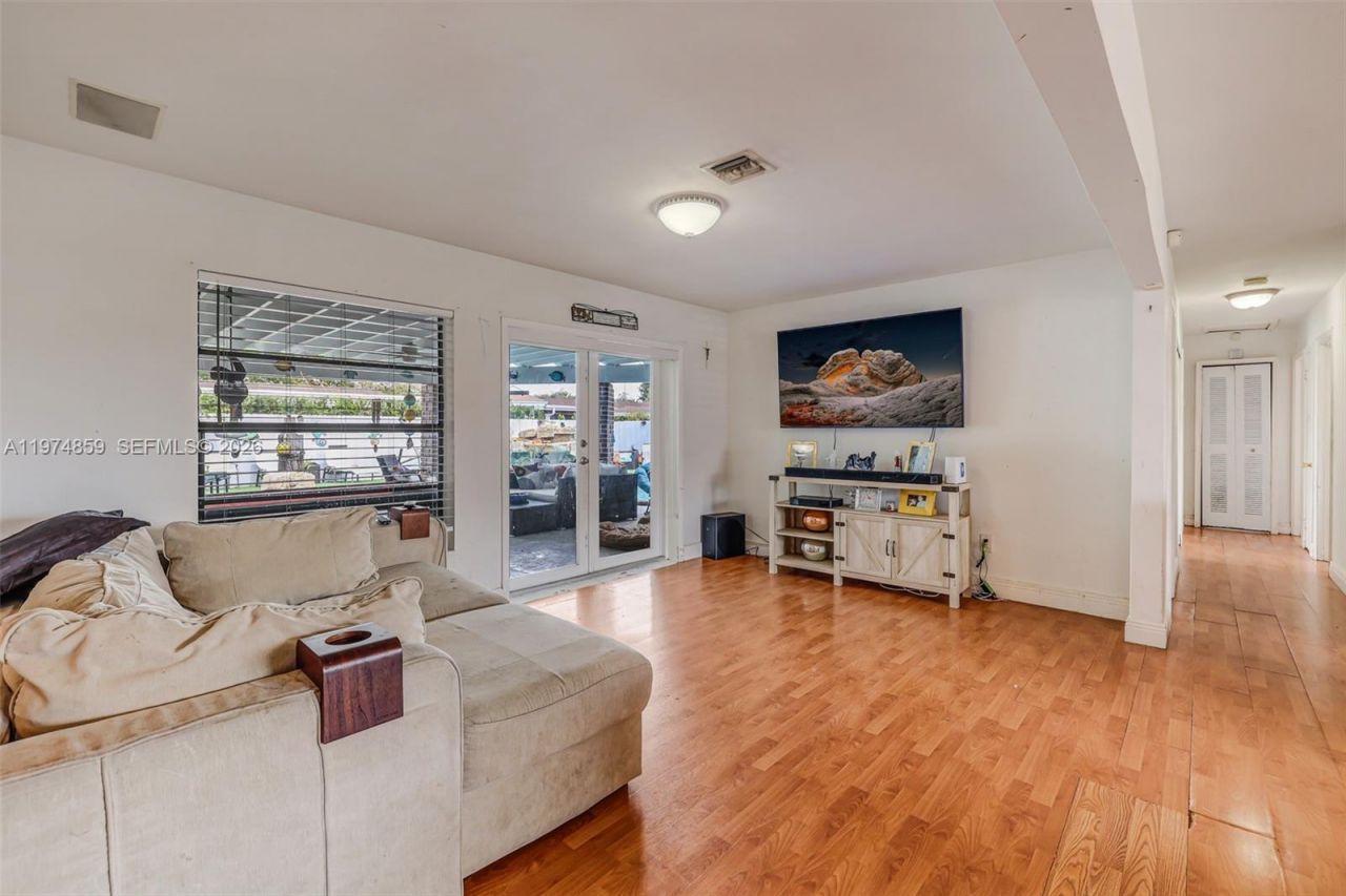 11751 SW 30th St , Miami, FL 33175 Photo