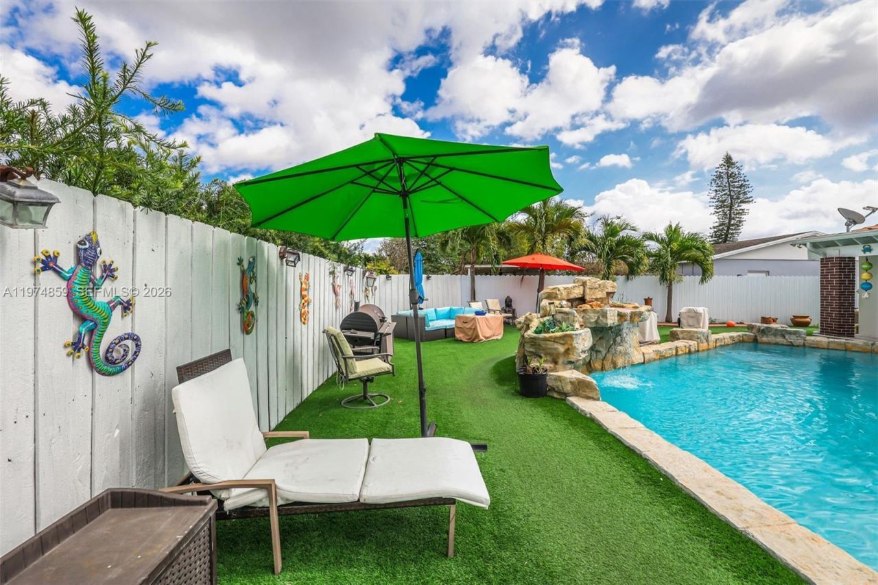 11751 SW 30th St , Miami, FL 33175 Photo