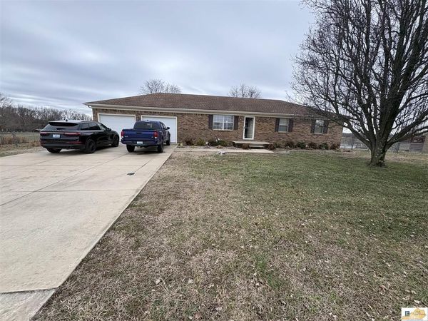 909 Dripping Springs Road , Glasgow, KY 42141