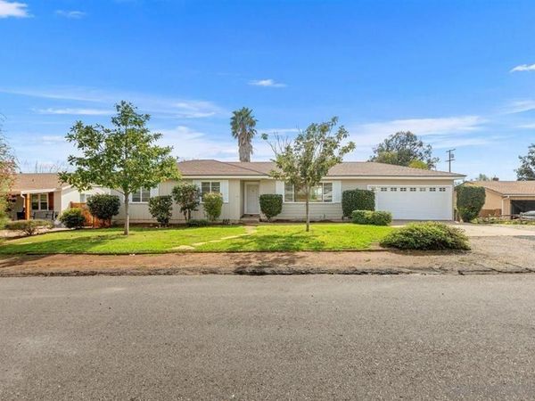 1263 Cresthill Rd, El Cajon, CA 92021