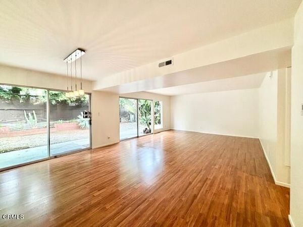 933 Peninsula Street, Ventura, CA 93001