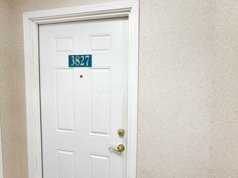 3827 Carberry Drive, Dublin, OH 43016 Photo 2