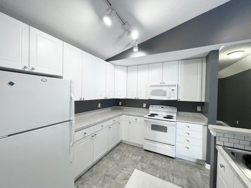 3827 Carberry Drive, Dublin, OH 43016 Photo 7