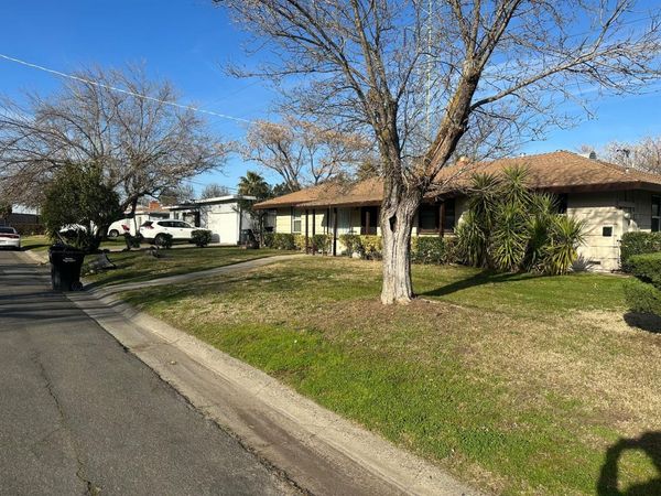 2842 Aurora Ave, Sacramento, CA 95821