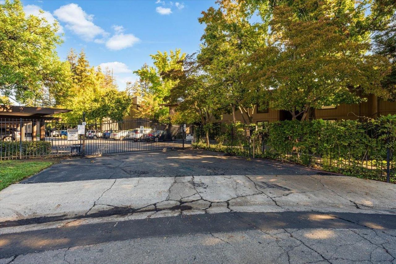 2418 Larkspur Ln #227, Unit 227, Sacramento, CA 95825 Photo