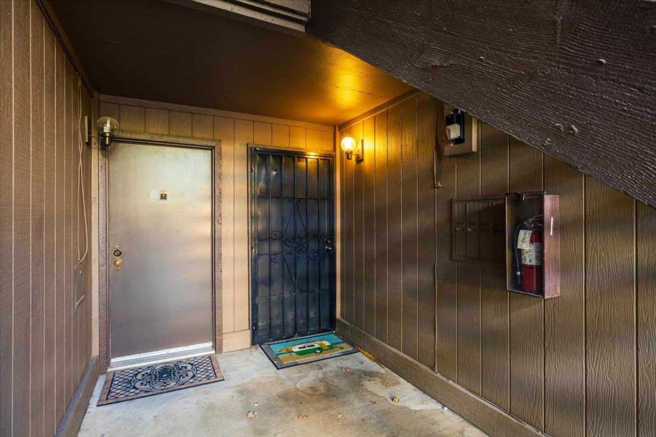 2418 Larkspur Ln #227, Unit 227, Sacramento, CA 95825 Photo