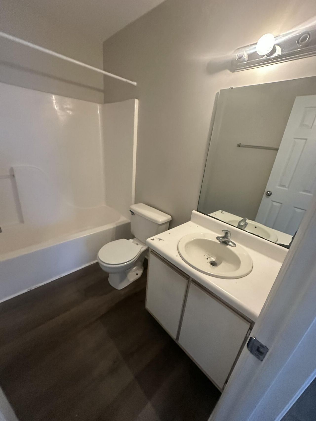 4046 Cedars Parkway Photo 4