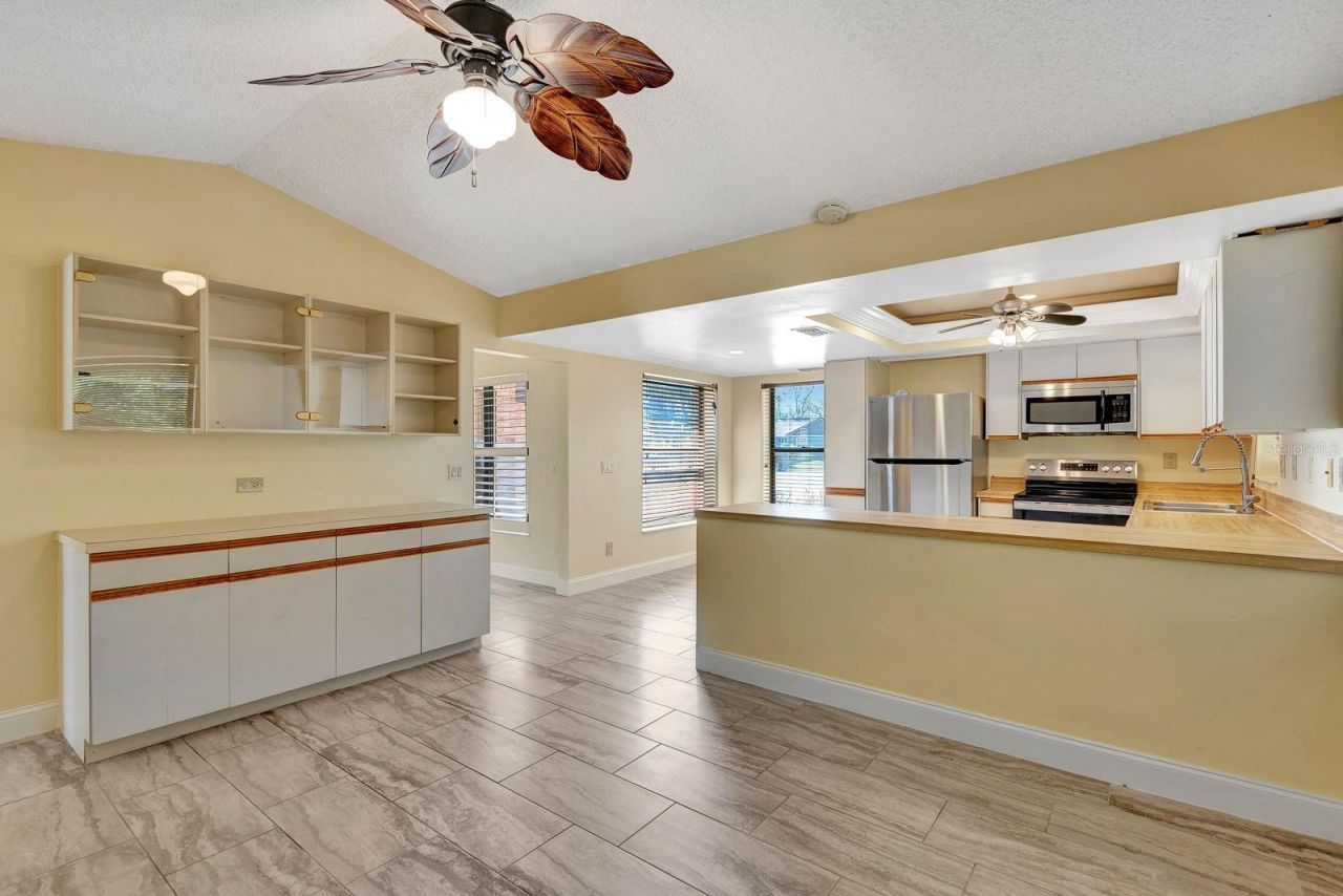 5017 80th Avenue Circle E, Sarasota, FL 34243 Photo