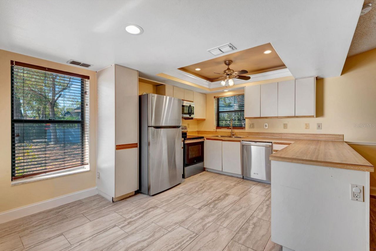 5017 80th Avenue Circle E, Sarasota, FL 34243 Photo