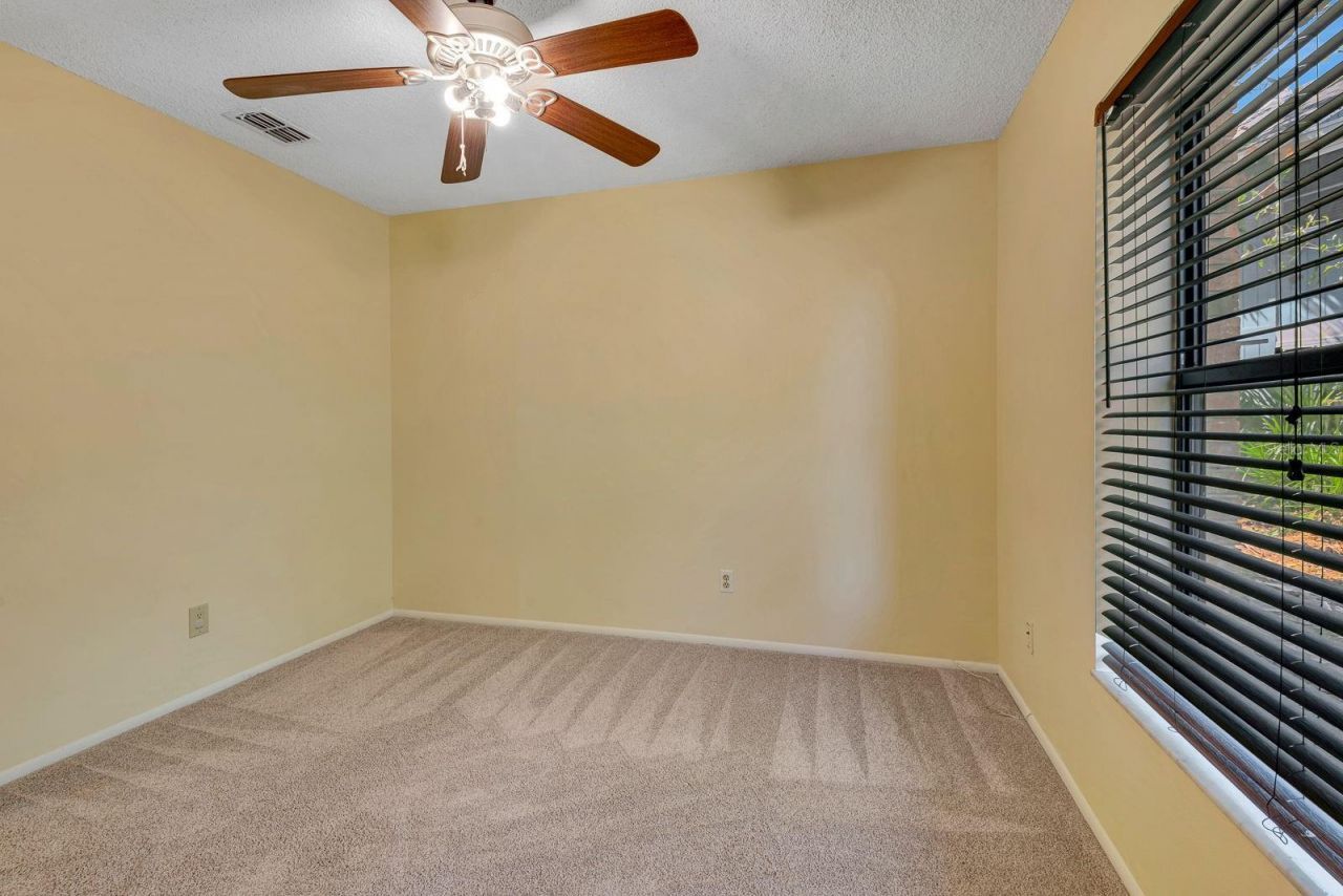 5017 80th Avenue Circle E, Sarasota, FL 34243 Photo