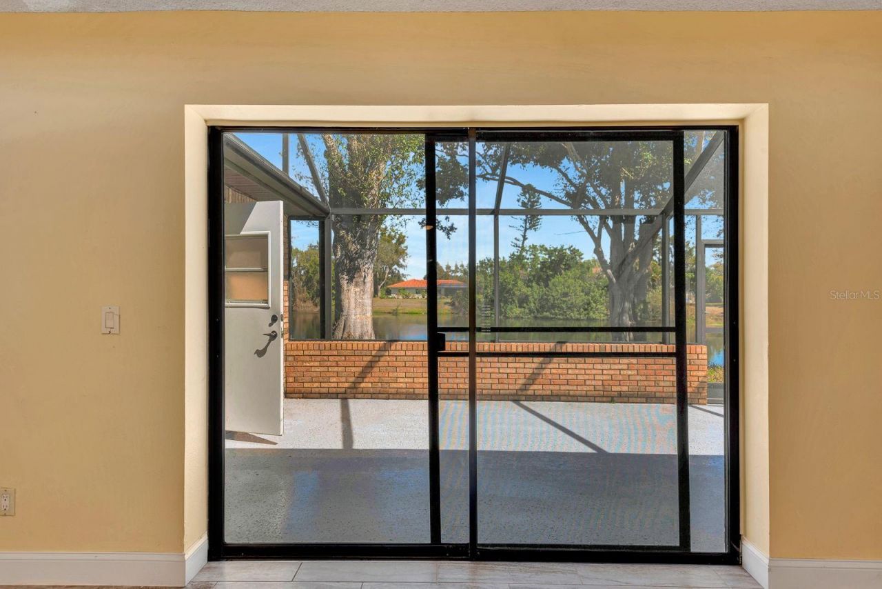 5017 80th Avenue Circle E, Sarasota, FL 34243 Photo