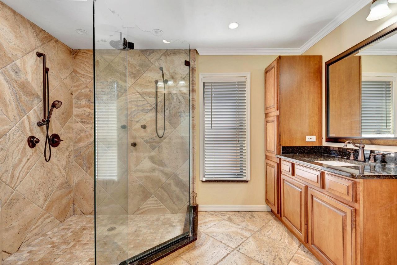 5017 80th Avenue Circle E, Sarasota, FL 34243 Photo