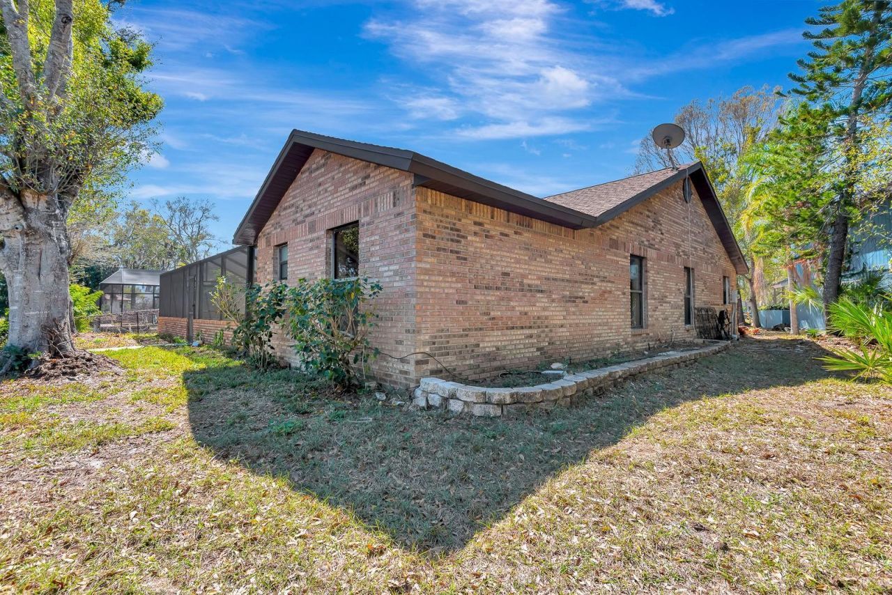 5017 80th Avenue Circle E, Sarasota, FL 34243 Photo