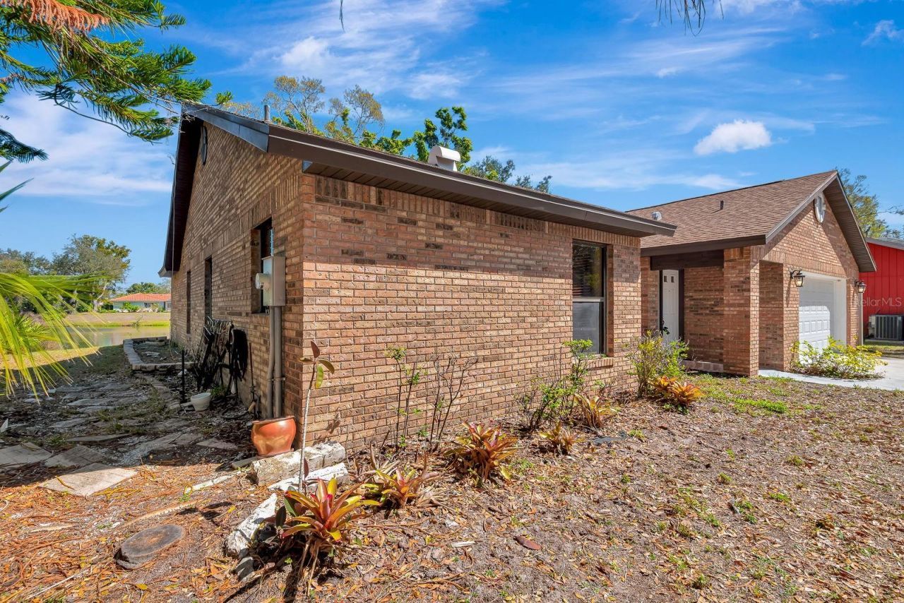 5017 80th Avenue Circle E, Sarasota, FL 34243 Photo