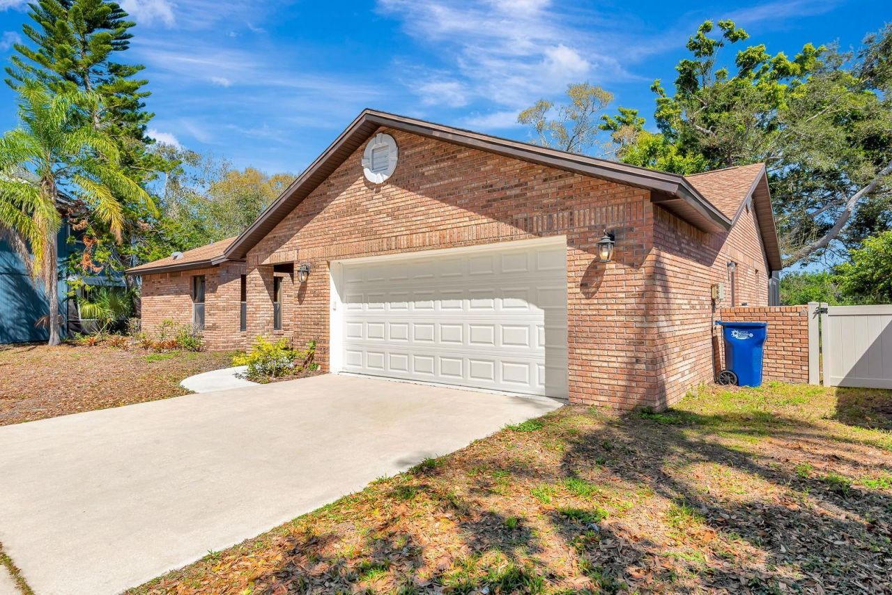 5017 80th Avenue Circle E, Sarasota, FL 34243 Photo