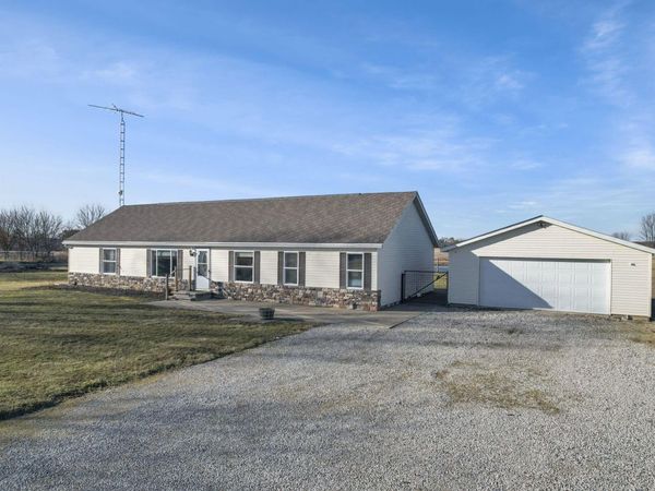 1641 County Road 27 , Cardington, OH 43315
