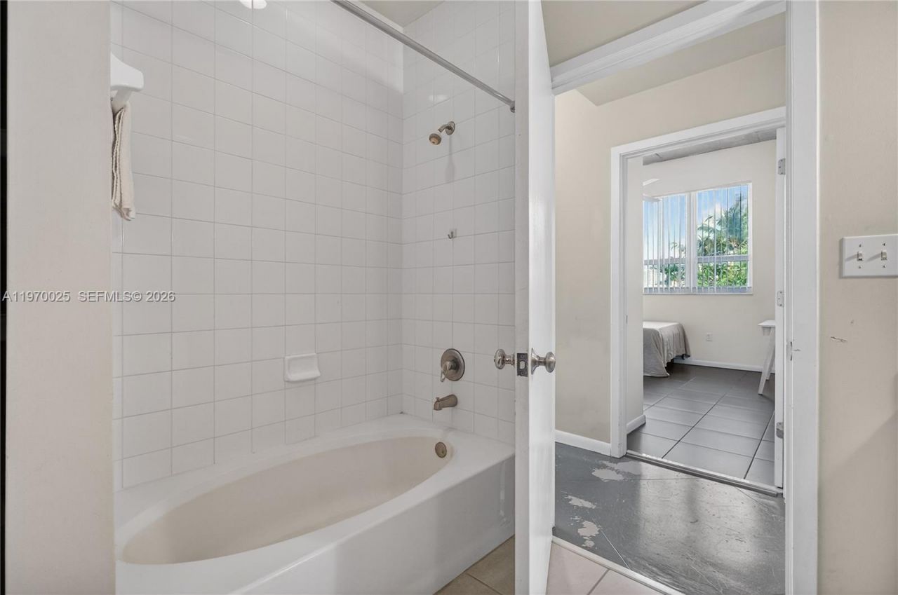 2001 Biscayne Blvd, Unit 2612, Miami, FL 33137 Photo