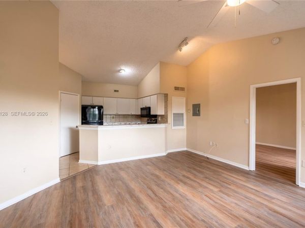 2445 SW 18th Ter , Unit 123, Fort Lauderdale, FL 33315