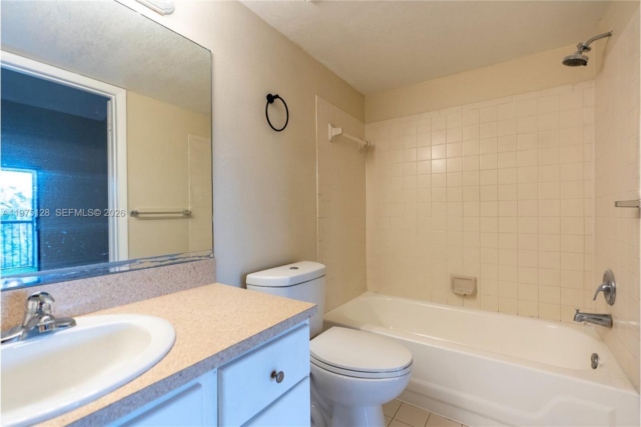 2445 SW 18th Ter , Unit 123, Fort Lauderdale, FL 33315 Photo