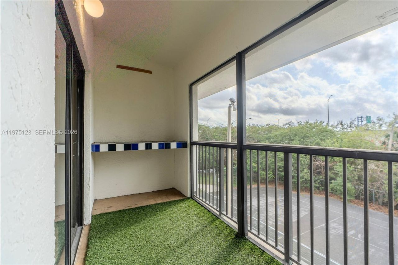 2445 SW 18th Ter , Unit 123, Fort Lauderdale, FL 33315 Photo