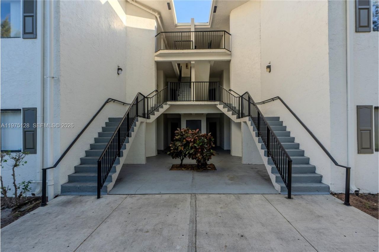 2445 SW 18th Ter , Unit 123, Fort Lauderdale, FL 33315 Photo