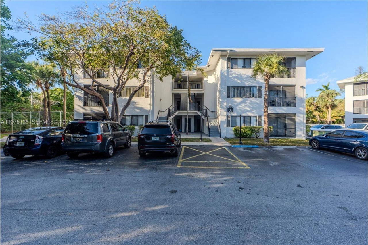 2445 SW 18th Ter , Unit 123, Fort Lauderdale, FL 33315 Photo