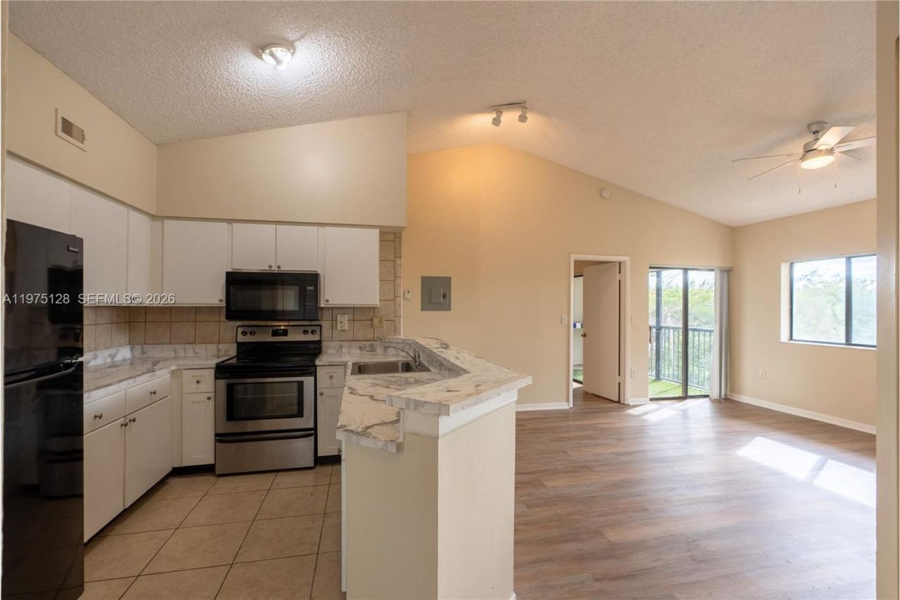 2445 SW 18th Ter , Unit 123, Fort Lauderdale, FL 33315 Photo