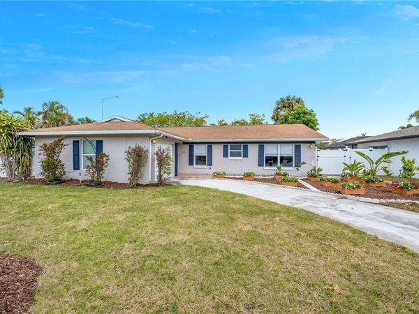 1723 Camelia LN , NAPLES, FL 34105