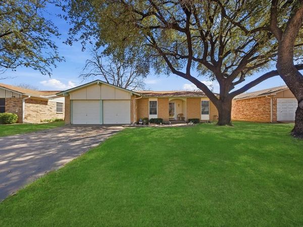 6304 Buckingham Trail, North Richland Hills, TX 76182