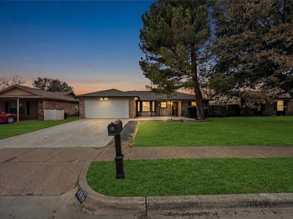 400 Blue Ridge Trail, Saginaw, TX 76179