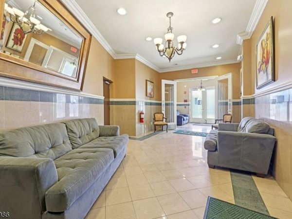 15 Tichenor Ln, Newark, NJ 07114