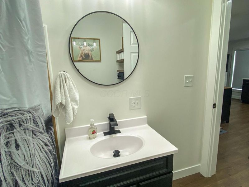 20 E High Street , Jeffersonville, OH 43128 Photo 15