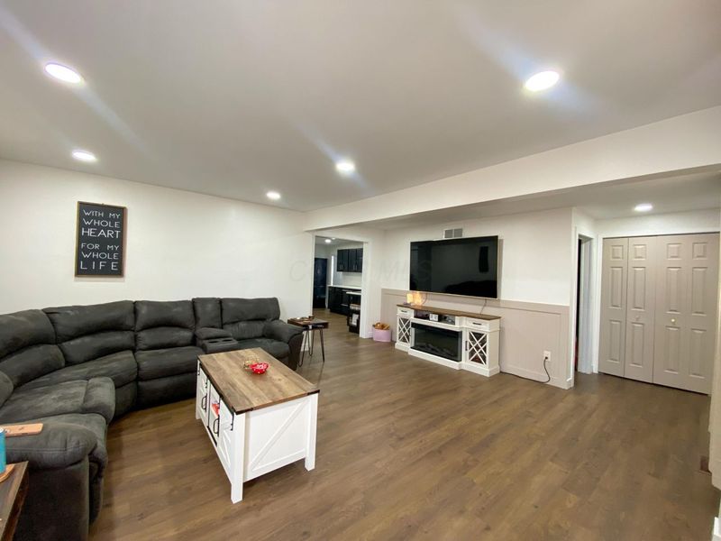 20 E High Street , Jeffersonville, OH 43128 Photo 5