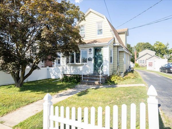 404 Silver Lane , Oceanside, NY 11572