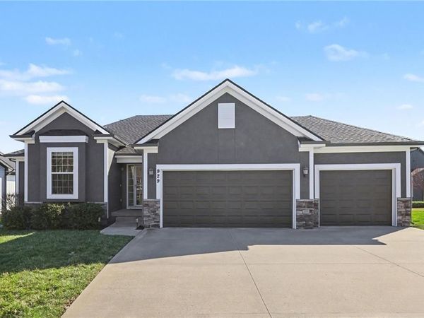 929 NW SCENIC Drive, Grain Valley, MO 64029