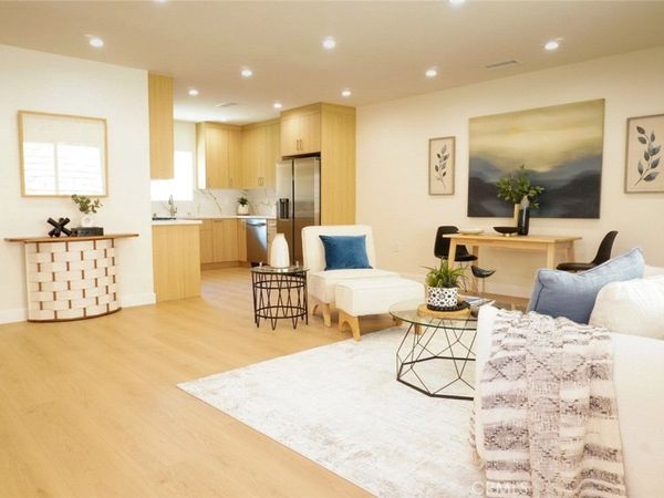 17061 Knapp, Northridge, CA 91325