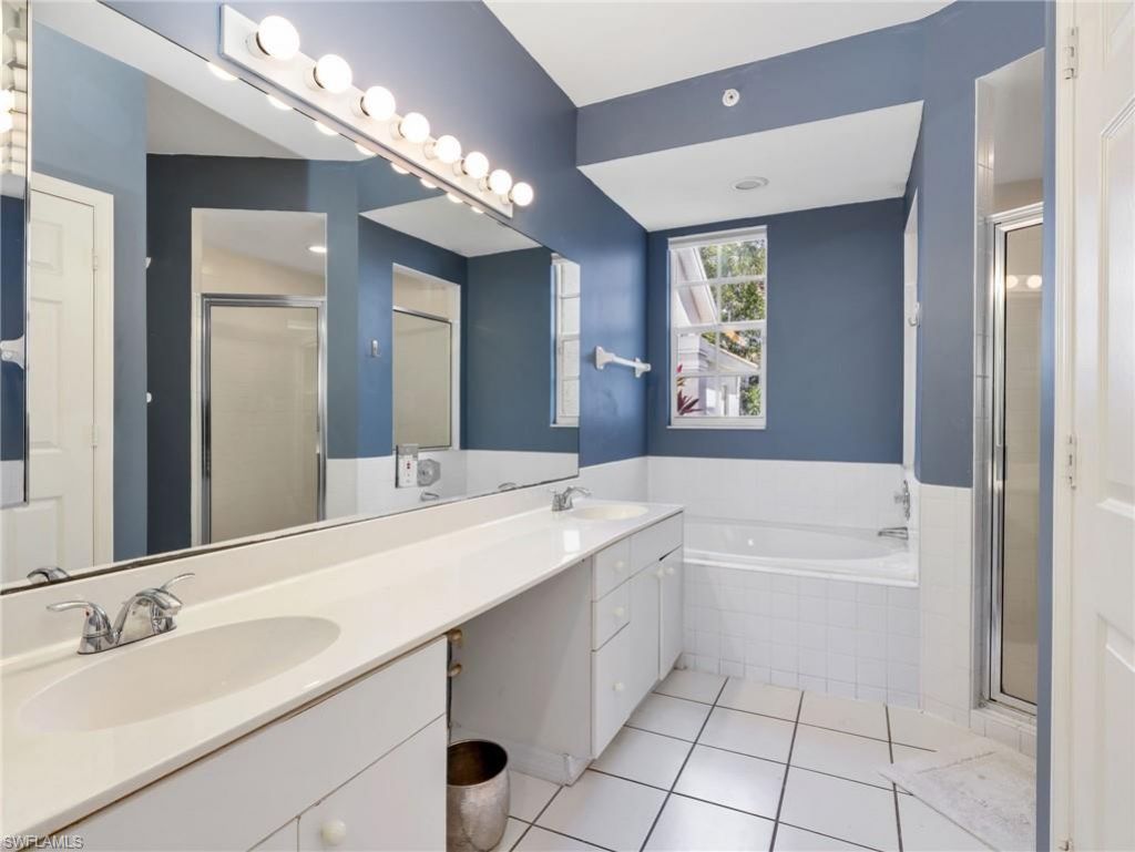 25220 Pelican Creek Cir, Unit 102, Bonita Springs, FL 34134 Photo