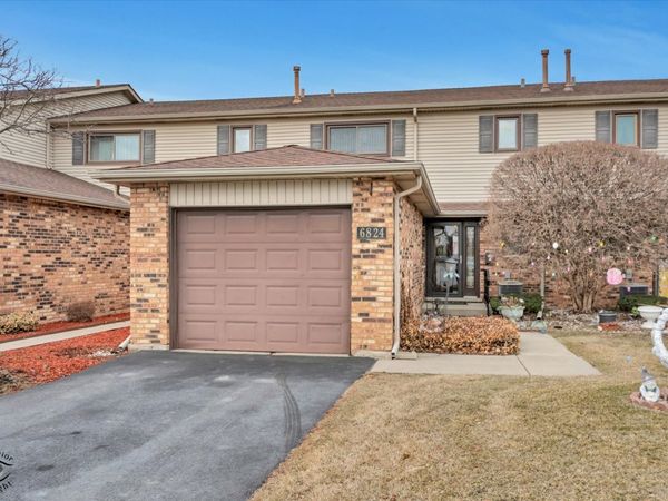6824 Kingston Drive , Tinley Park, IL 60477