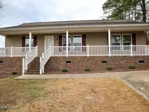 123 Mobley Street, Roanoke Rapids, NC 27870
