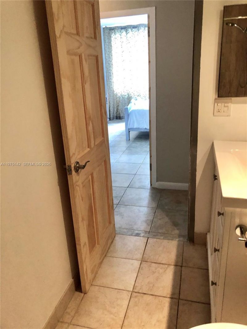 1408 Brickell Bay Dr , Unit 404, Miami, FL 33131 Photo