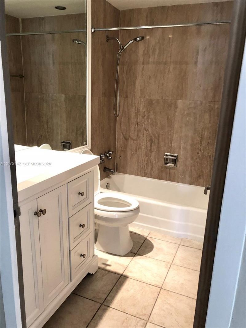 1408 Brickell Bay Dr , Unit 404, Miami, FL 33131 Photo